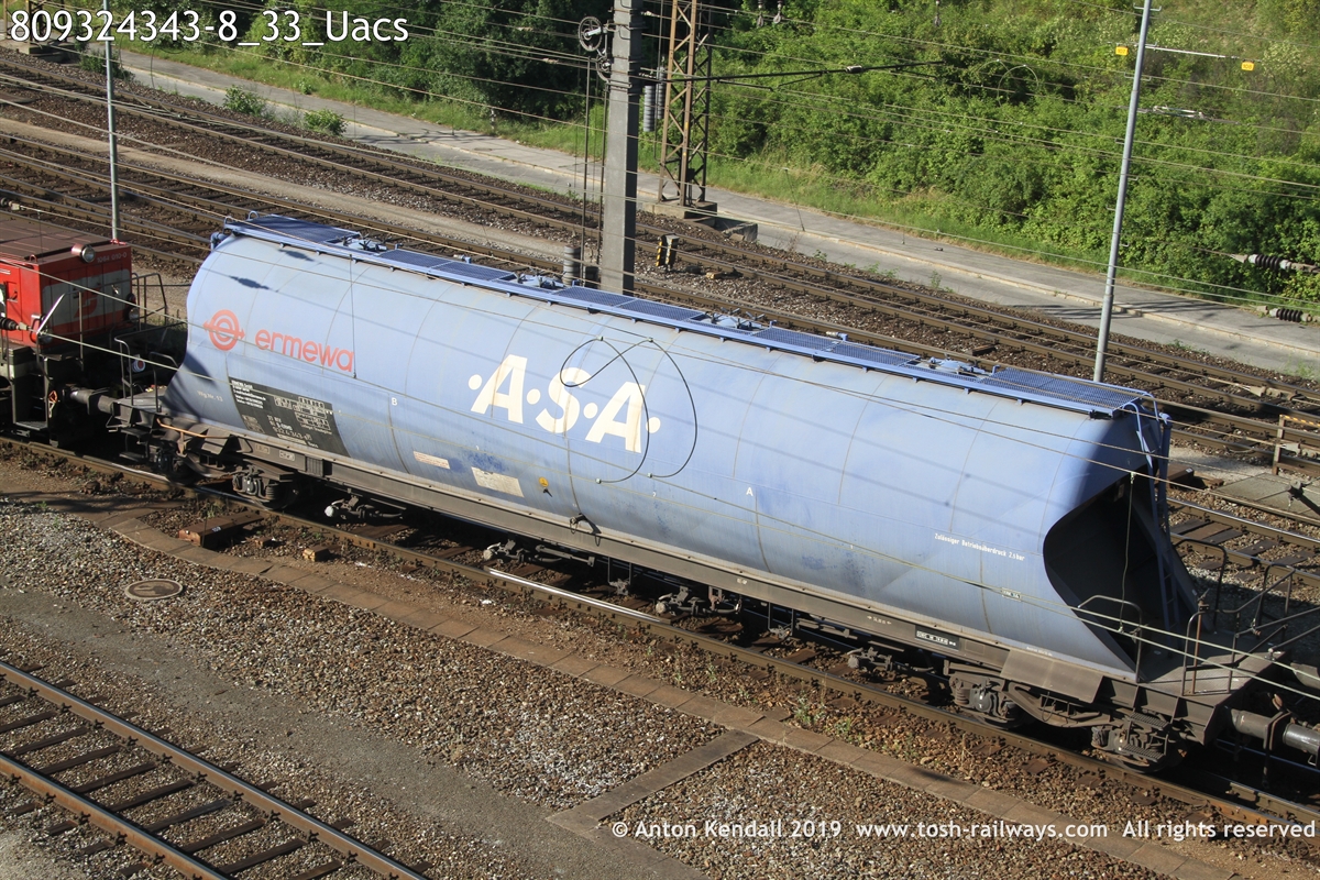 809324343-8_33_Uacs.JPG